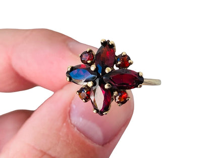 Vintage 9ct Gold Garnet Ring