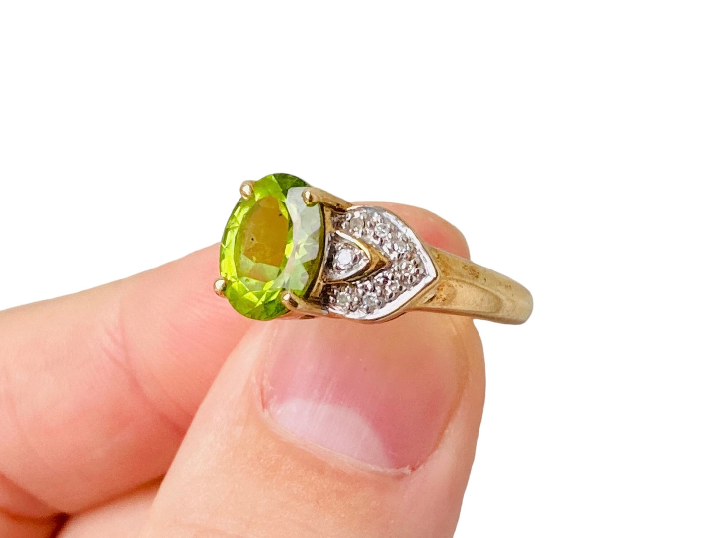 9ct Gold Peridot & Diamond Ring