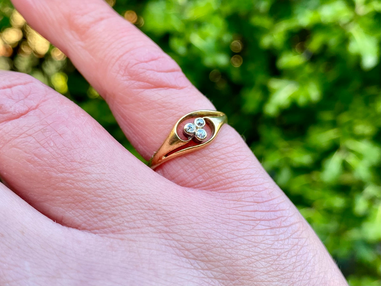 Antique 18ct Gold Diamond Ring