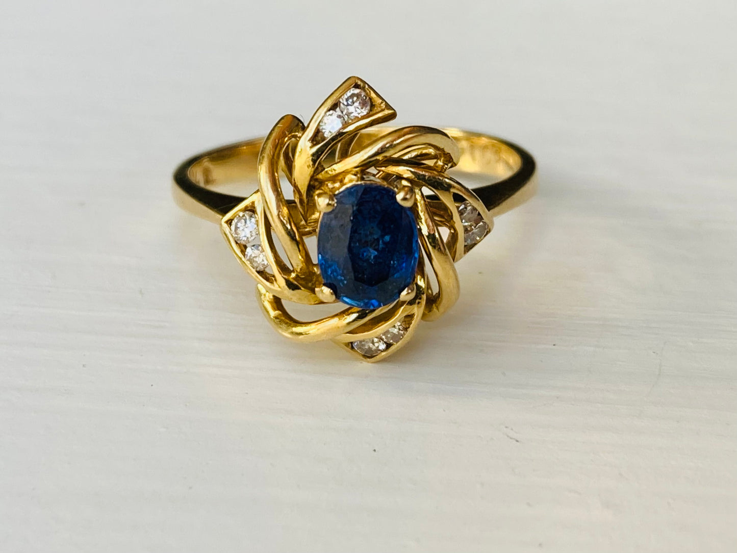 18ct Gold Sapphire & Diamond Ring