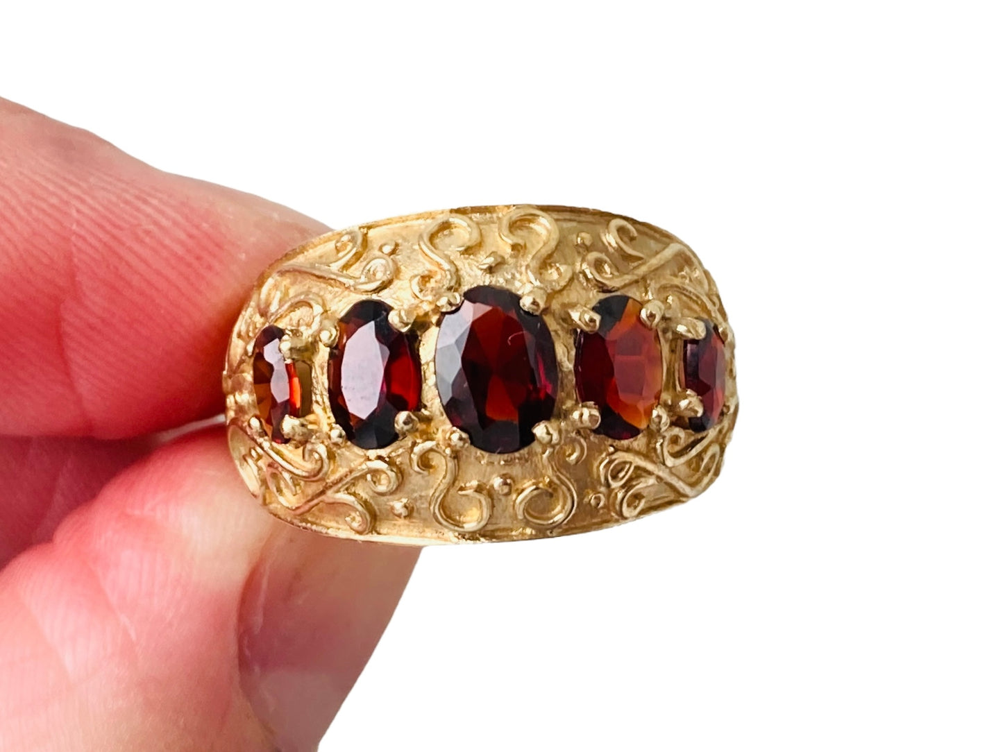 Vintage 9ct Gold Garnet Ring