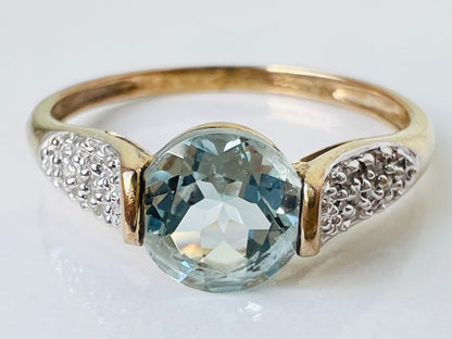 9ct Gold Aquamarine & Diamond Ring