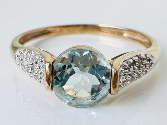 9ct Gold Aquamarine & Diamond Ring