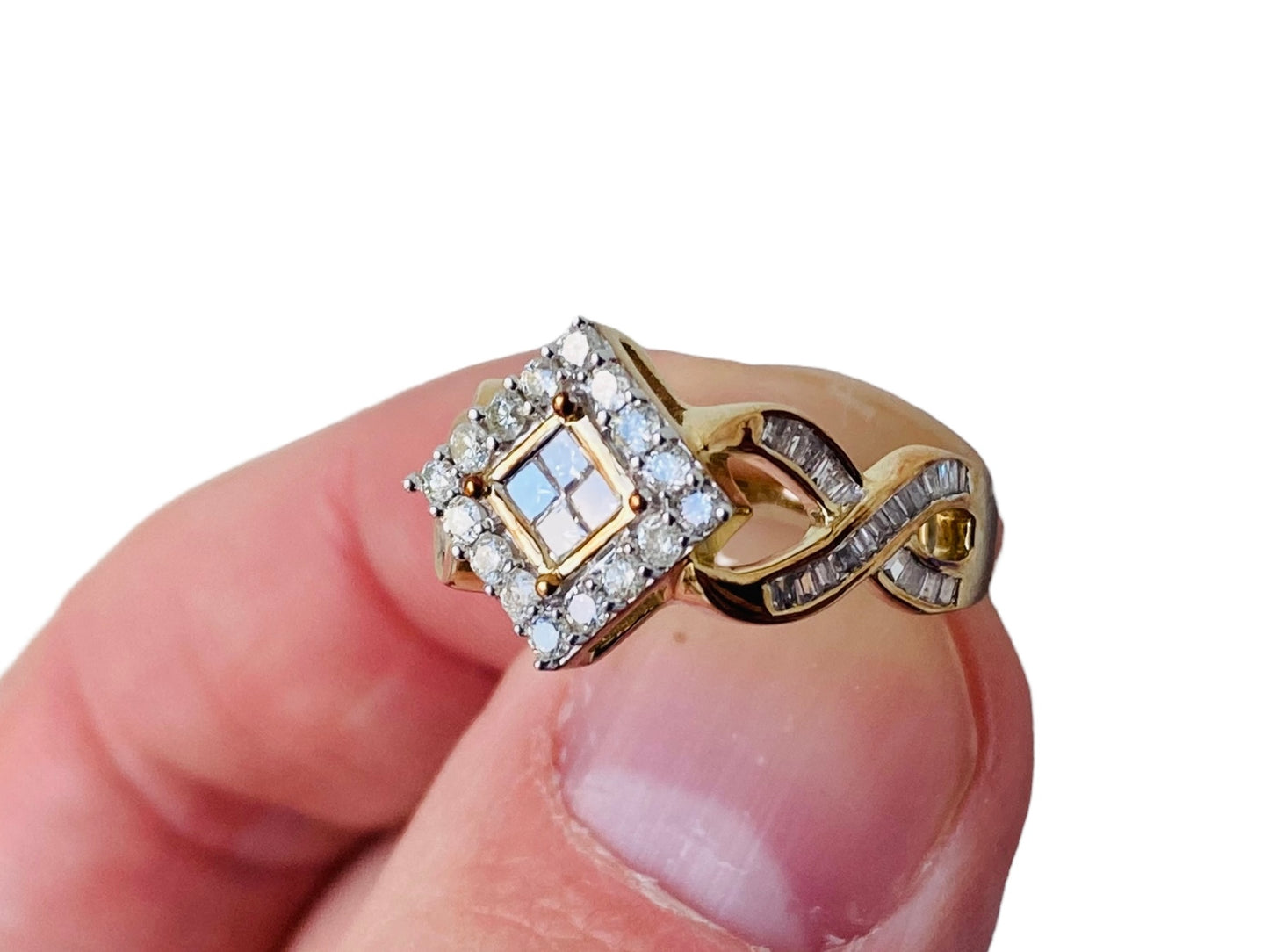 9ct Gold Diamond Ring