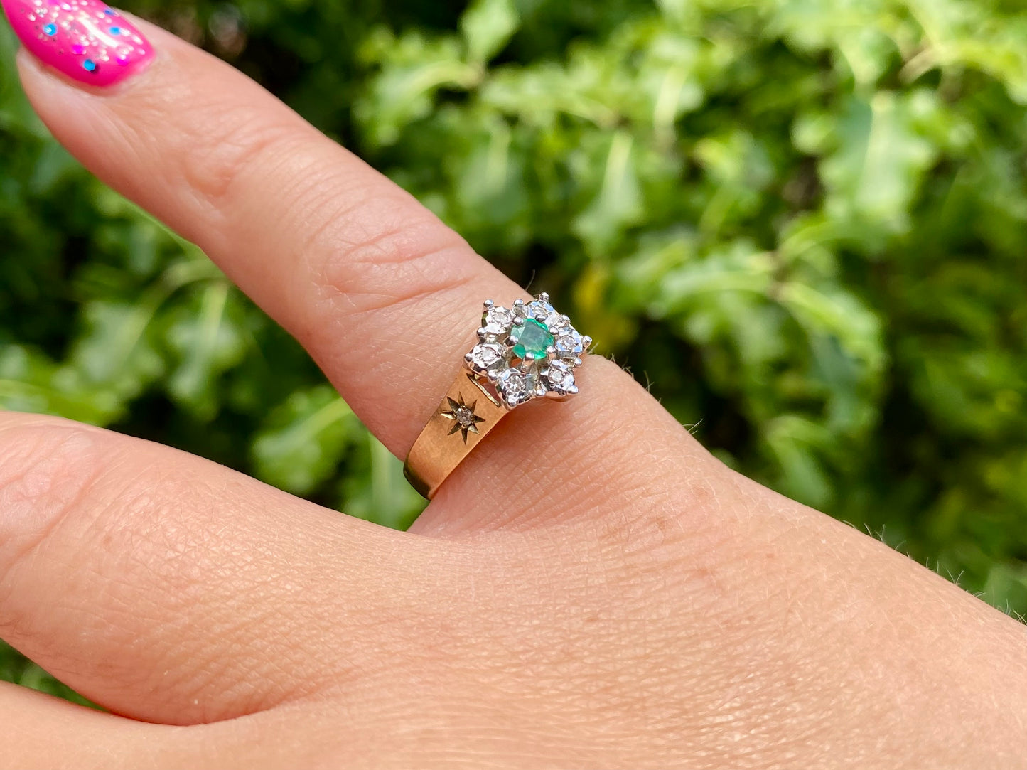 Vintage 9ct Gold Emerald & Diamond Ring