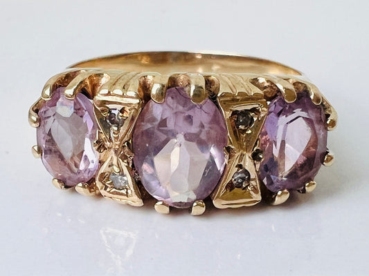 Vintage 9ct Gold Amethyst & Diamond Ring