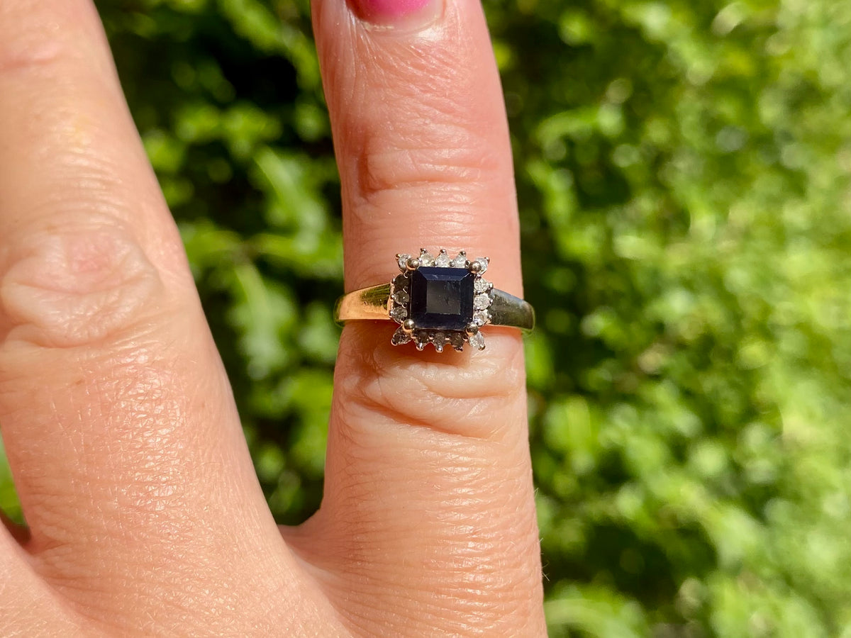 Vintage 9ct Gold Sapphire & Diamond Ring
