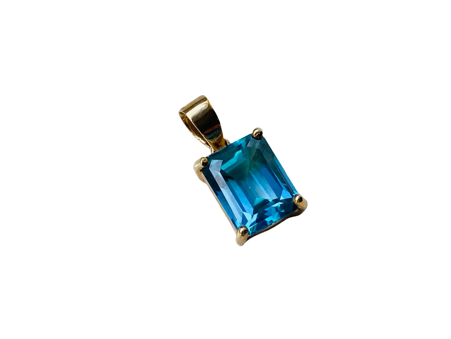 9ct Gold Topaz Pendant