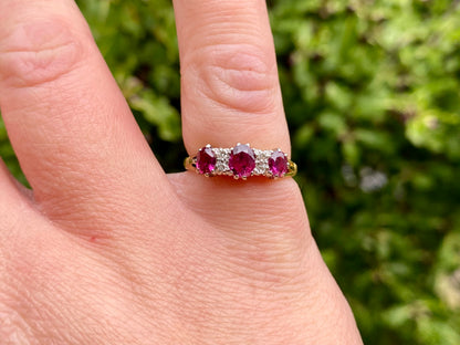 Vintage 18ct Gold Ruby & Diamond Ring