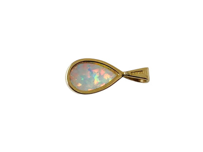 9ct Gold Opal Pendant