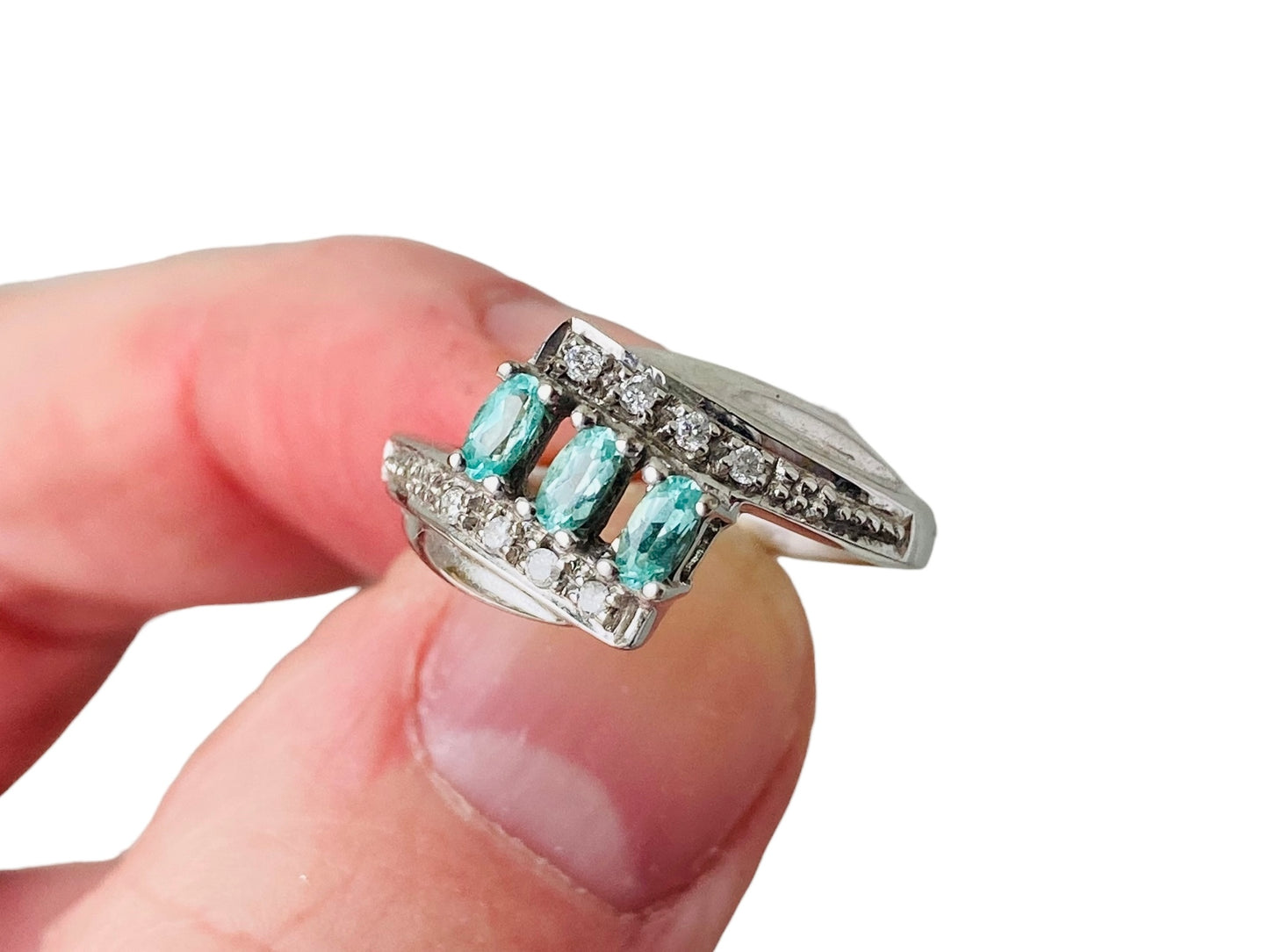 9ct Gold Apatite & Diamond Ring