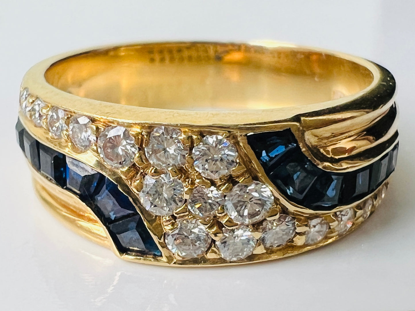 Vintage 18ct Gold Sapphire & Diamond Ring