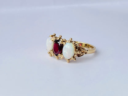 Vintage 9ct Gold Opal & Garnet Ring