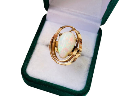 Vintage 9ct Gold Opal Ring