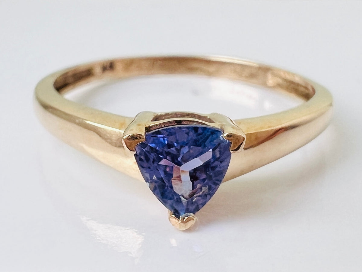 9ct Gold Tanzanite Ring
