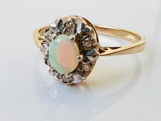 Vintage 9ct Gold Opal & Diamond Ring