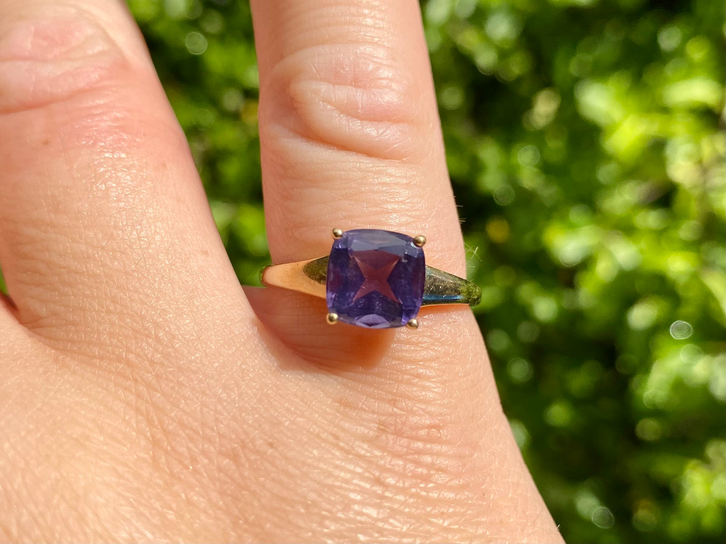 9ct Gold Iolite Ring
