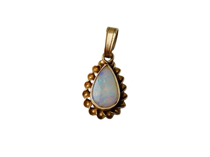 Vintage 9ct Gold Opal Pendant