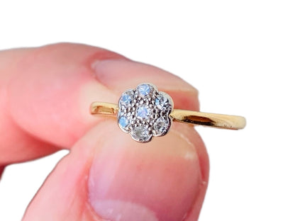 Antique 18ct Gold Diamond Daisy Ring