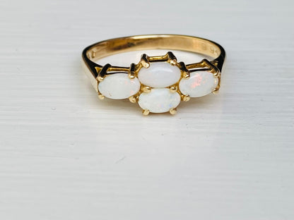 Vintage 9ct Gold Opal Ring