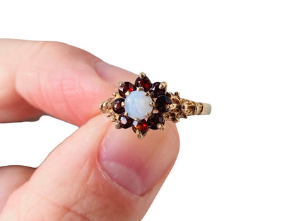 Vintage 9ct Gold Opal & Garnet Ring