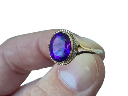 Vintage 9ct Gold Amethyst Ring