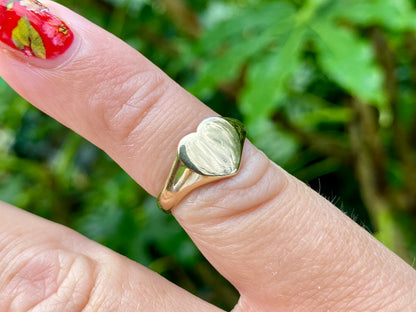 9ct Gold Heart Signet Ring