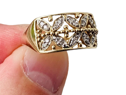 9ct Gold Diamond Ring