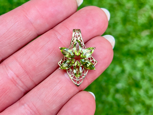 9ct Gold Peridot Pendant
