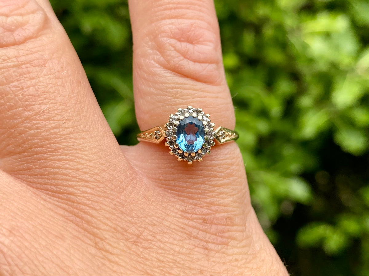 Vintage 9ct Gold Topaz & Diamond Ring