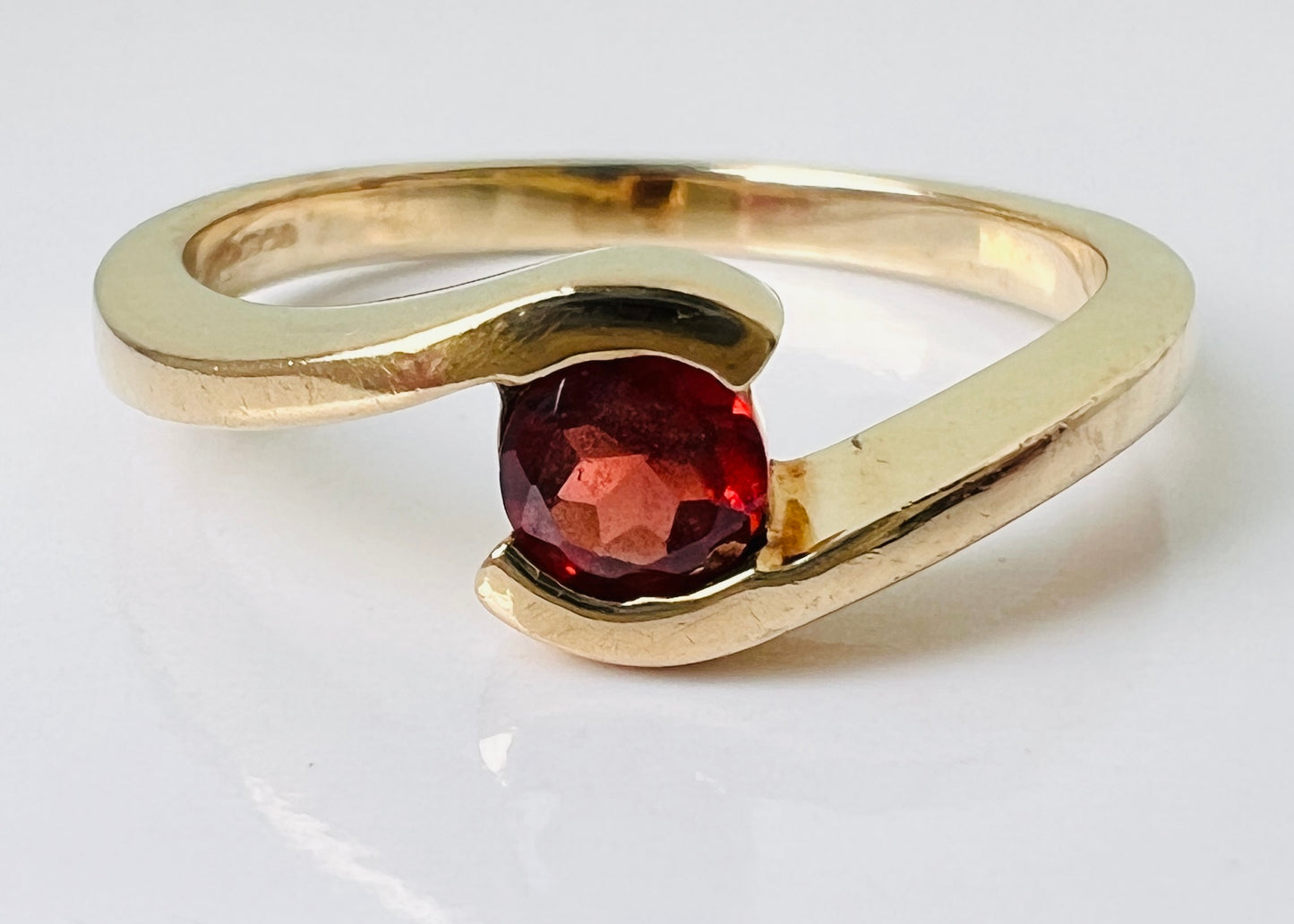 9ct Gold Garnet Ring