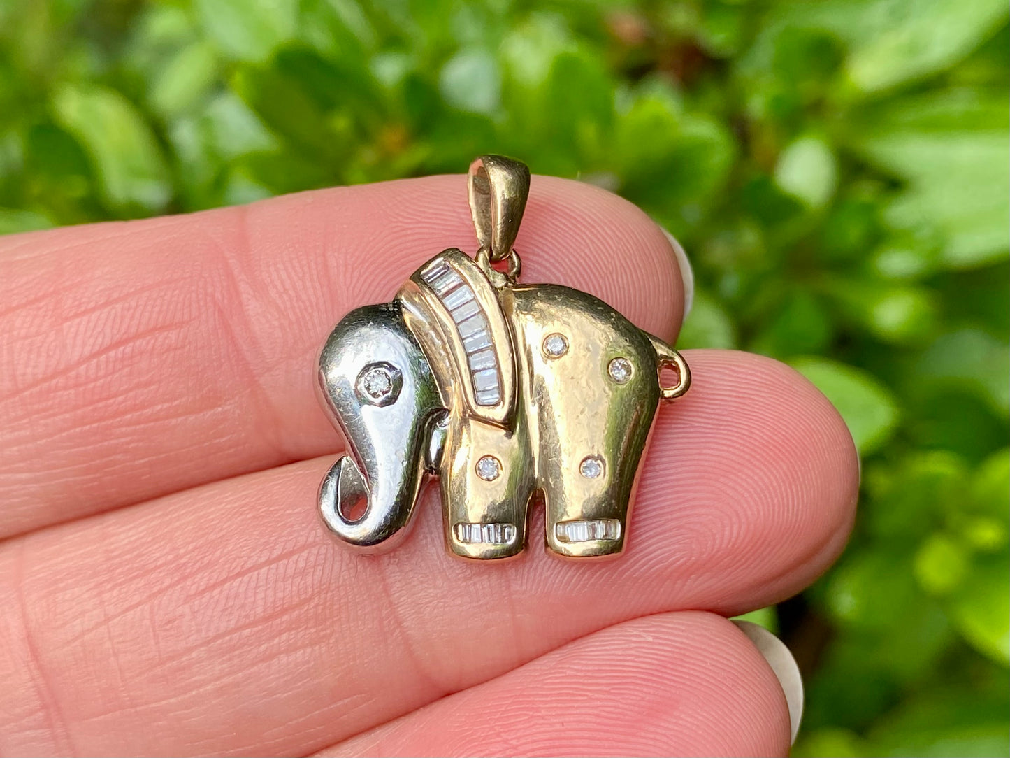 9ct Gold Diamond Elephant Pendant