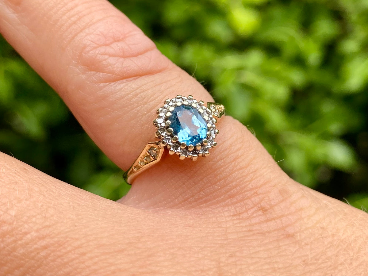 Vintage 9ct Gold Topaz & Diamond Ring