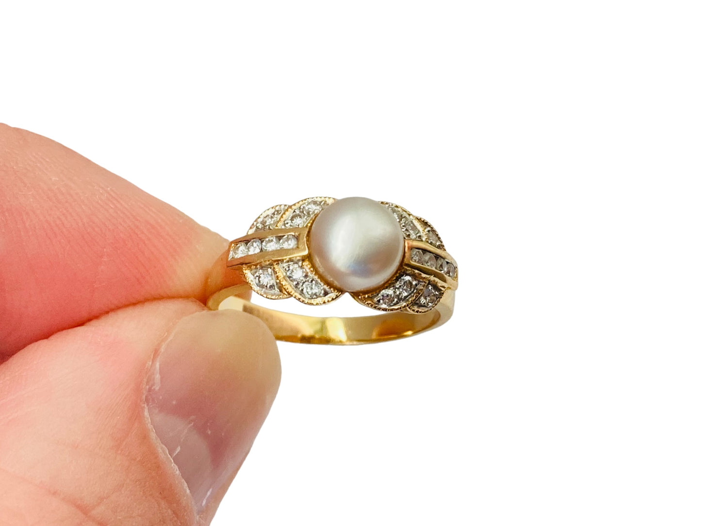 18ct Gold Pearl & Diamond Ring