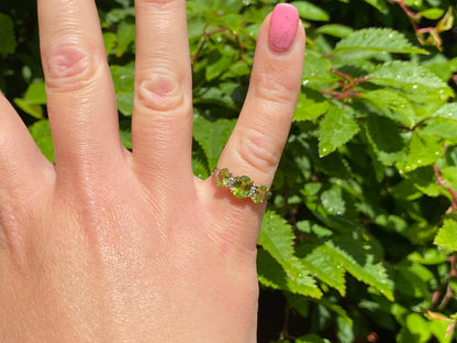 9ct Gold Peridot & Diamond Ring