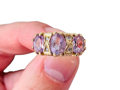 Vintage 9ct Gold Amethyst & Diamond Ring
