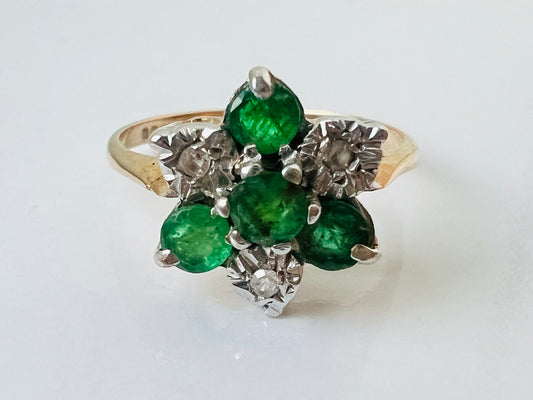 Vintage 9ct Gold Emerald & Diamond Ring
