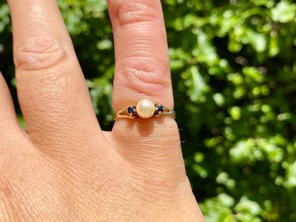 Vintage 9ct Gold Sapphire & Pearl Ring