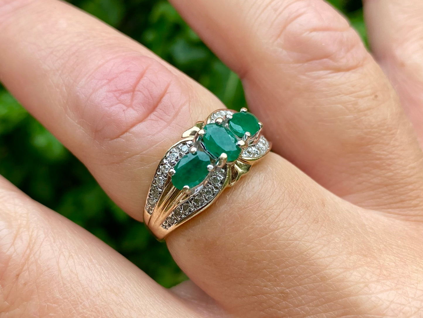 9ct Gold Emerald & Diamond Ring