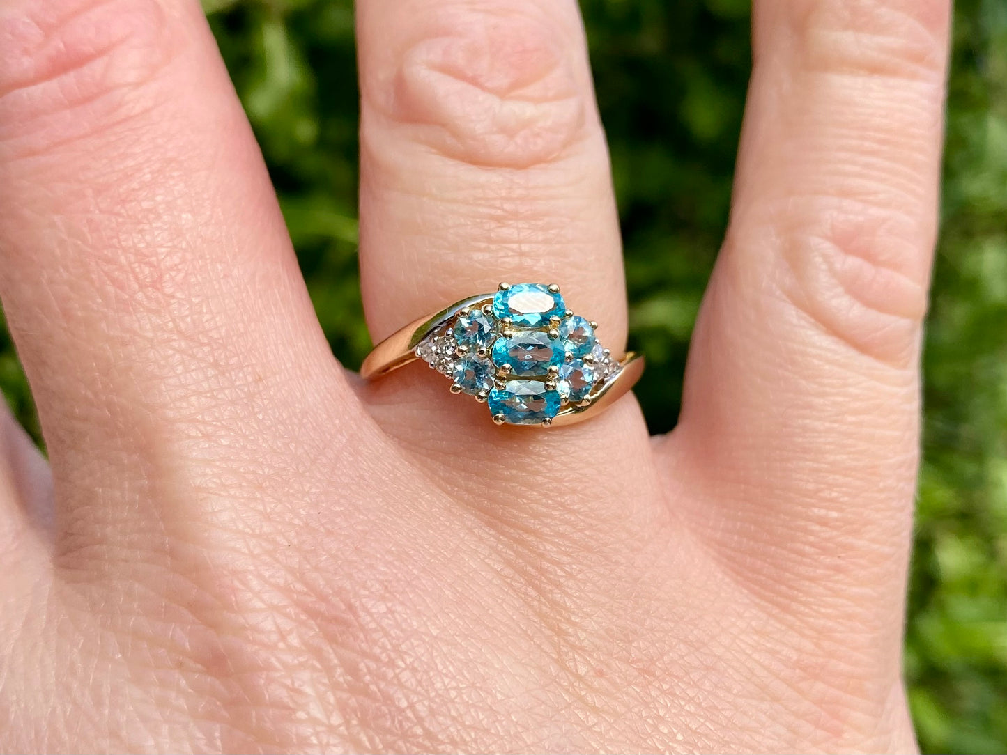 9ct Gold Apatite & Diamond Ring