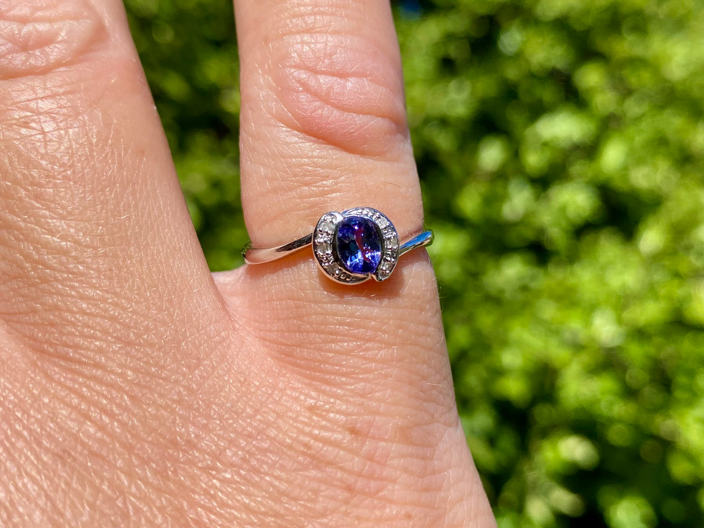 9ct Gold Tanzanite & Diamond Ring