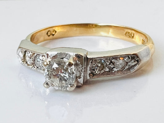 Vintage 18ct Gold Diamond Ring