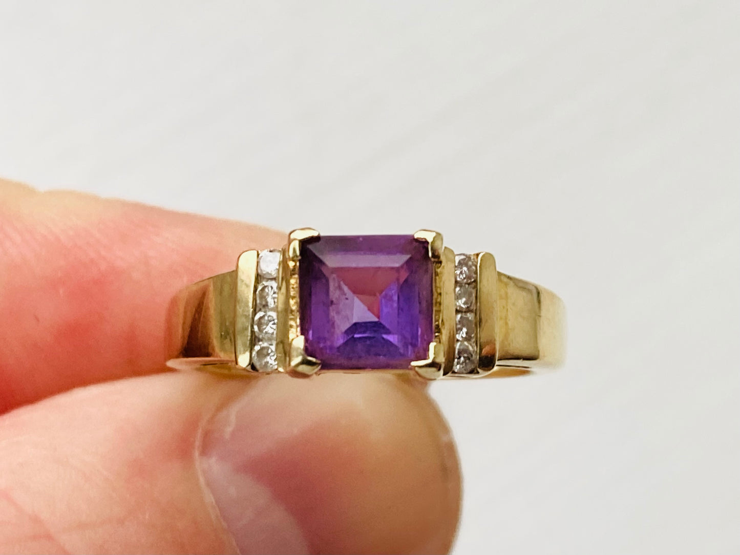 9ct Gold Amethyst & Diamond Ring