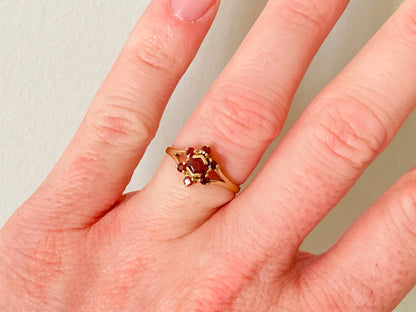 9ct Gold Garnet Ring