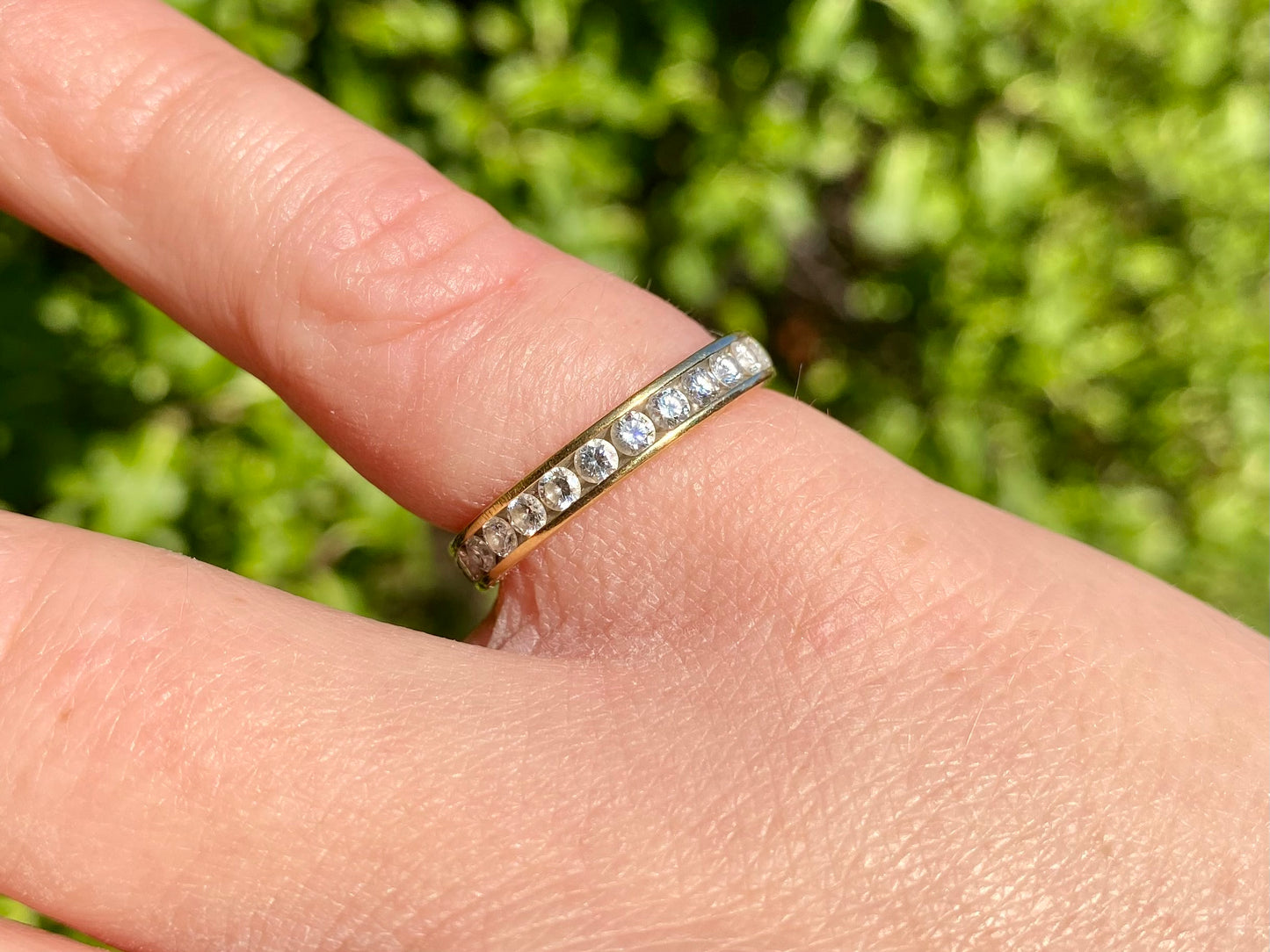 18ct Gold Fifteen-Stone Diamond Ring