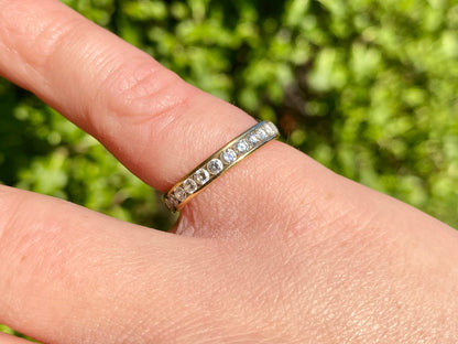 18ct Gold Fifteen-Stone Diamond Ring