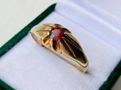 9ct Gold Garnet Ring