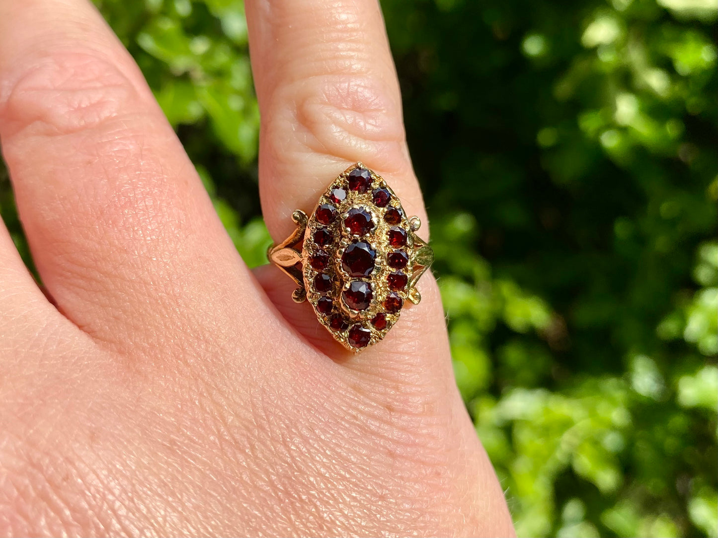 Vintage 9ct Gold Garnet Ring