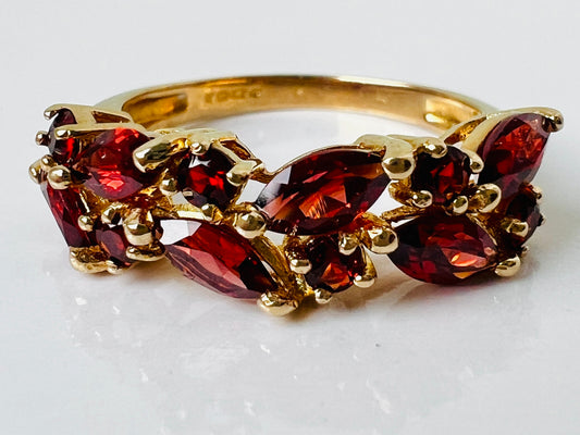 9ct Gold Garnet Ring