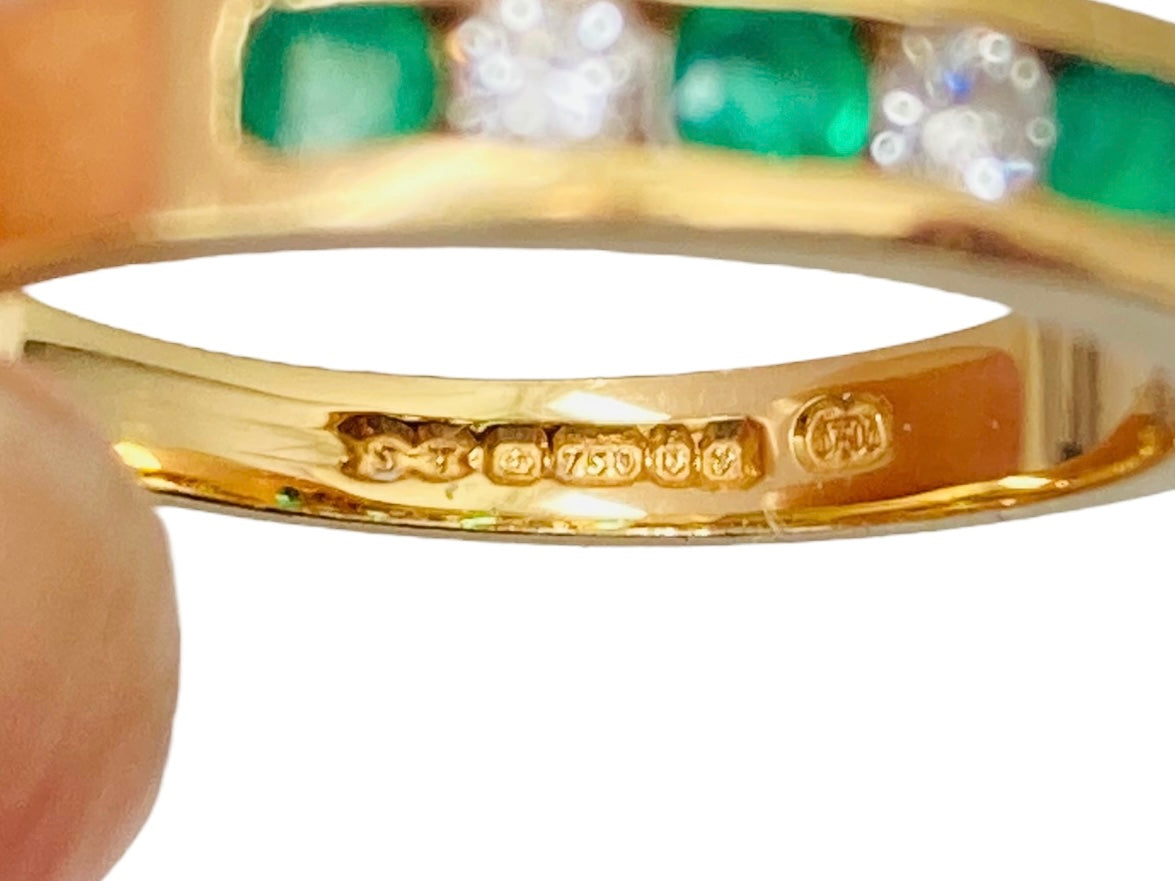 Vintage 18ct Gold Emerald & Diamond Ring